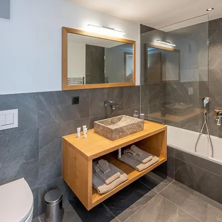 Luxury Colosseo Apartamento *